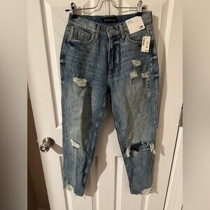 NWT Aeropostale Mom Style Super Destructed Jeans - Size 2 Regular